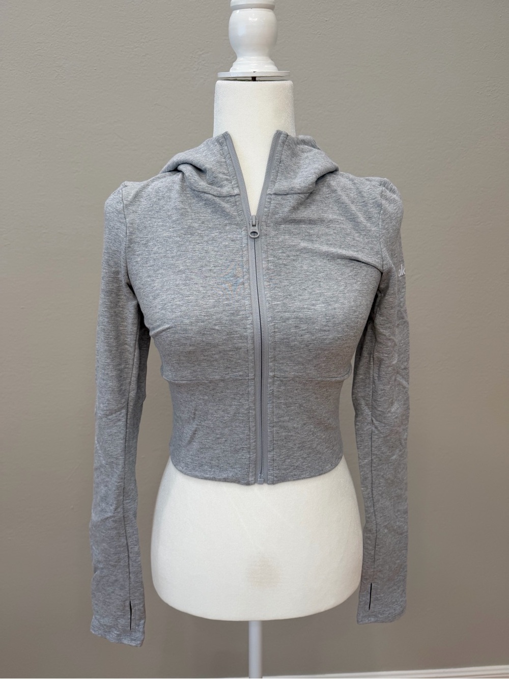 Alo Yoga Sway Full Zip Hoodie Athletic Heather Grey Cropped Thumbholes S NWOT